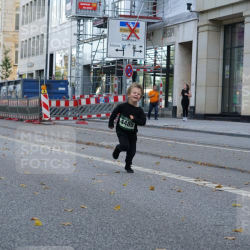07.09.2025 - BARMER Alsterlauf Yannick Fuchs http://msf.ph/oto/8830533 07.09.2025 10:52:14 Laufen 8425, 6426, 4485 meine-sportfotos.de