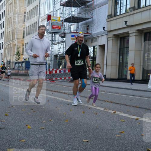 07.09.2025 - BARMER Alsterlauf Yannick Fuchs http://msf.ph/oto/8830555 07.09.2025 10:52:23 Laufen 8425, 8426, 15 meine-sportfotos.de