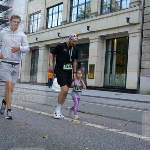 07.09.2025 - BARMER Alsterlauf Yannick Fuchs http://msf.ph/oto/8830560 07.09.2025 10:52:25 Laufen 8425, 8426 meine-sportfotos.de