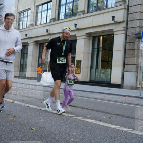 07.09.2025 - BARMER Alsterlauf Yannick Fuchs http://msf.ph/oto/8830561 07.09.2025 10:52:25 Laufen 8425, 8426, 1719, 25 meine-sportfotos.de