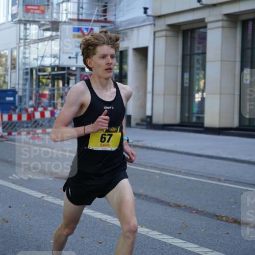07.09.2025 - BARMER Alsterlauf Yannick Fuchs http://msf.ph/oto/8830669 07.09.2025 11:01:24 Laufen 67 meine-sportfotos.de