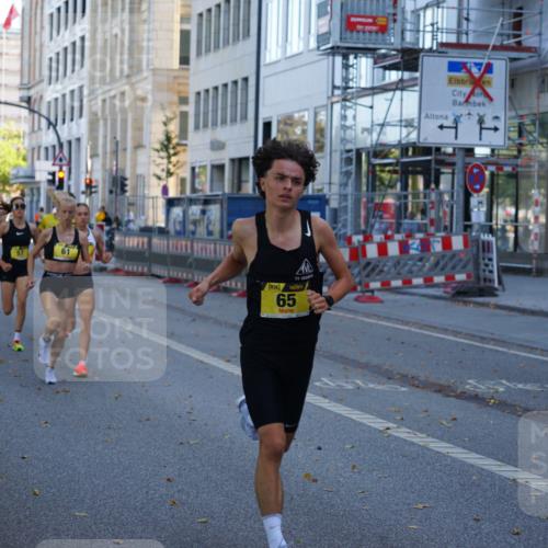 07.09.2025 - BARMER Alsterlauf Yannick Fuchs http://msf.ph/oto/8830688 07.09.2025 11:01:36 Laufen 61, 65 meine-sportfotos.de