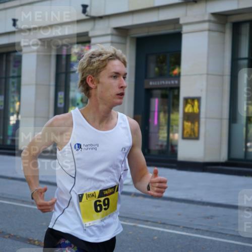 07.09.2025 - BARMER Alsterlauf Yannick Fuchs http://msf.ph/oto/8830704 07.09.2025 11:01:40 Laufen 5, 69 meine-sportfotos.de