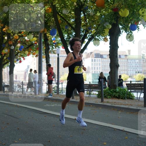 07.09.2025 - BARMER Alsterlauf Yannick Fuchs http://msf.ph/oto/8830997 07.09.2025 11:13:59 Laufen 65 meine-sportfotos.de