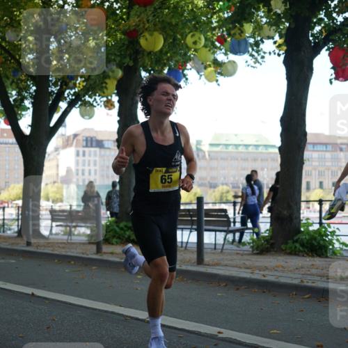 07.09.2025 - BARMER Alsterlauf Yannick Fuchs http://msf.ph/oto/8831000 07.09.2025 11:13:59 Laufen 65 meine-sportfotos.de
