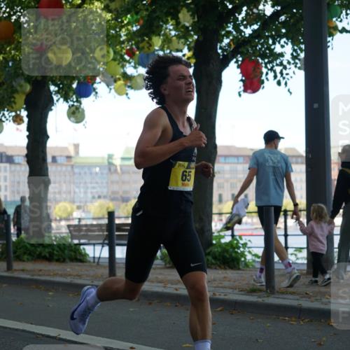 07.09.2025 - BARMER Alsterlauf Yannick Fuchs http://msf.ph/oto/8831002 07.09.2025 11:13:59 Laufen 65 meine-sportfotos.de