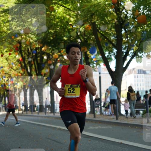 07.09.2025 - BARMER Alsterlauf Yannick Fuchs http://msf.ph/oto/8831010 07.09.2025 11:14:11 Laufen 5, 52 meine-sportfotos.de