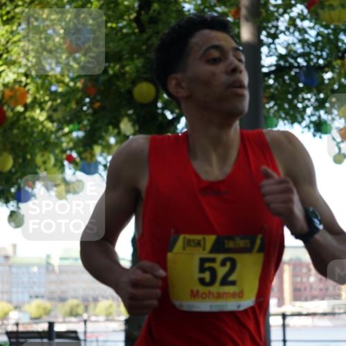 07.09.2025 - BARMER Alsterlauf Yannick Fuchs http://msf.ph/oto/8831016 07.09.2025 11:14:11 Laufen 52 meine-sportfotos.de