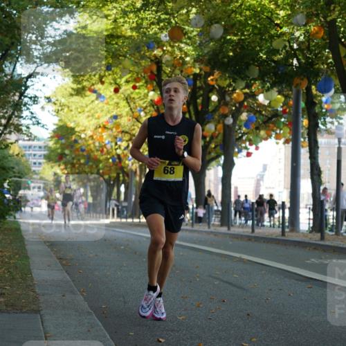 07.09.2025 - BARMER Alsterlauf Yannick Fuchs http://msf.ph/oto/8831020 07.09.2025 11:14:33 Laufen 68 meine-sportfotos.de