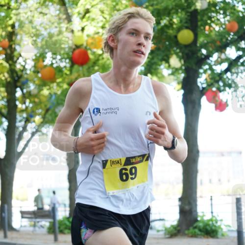 07.09.2025 - BARMER Alsterlauf Yannick Fuchs http://msf.ph/oto/8831062 07.09.2025 11:14:56 Laufen 5, 69 meine-sportfotos.de