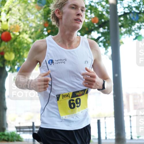 07.09.2025 - BARMER Alsterlauf Yannick Fuchs http://msf.ph/oto/8831063 07.09.2025 11:14:56 Laufen 5, 69 meine-sportfotos.de
