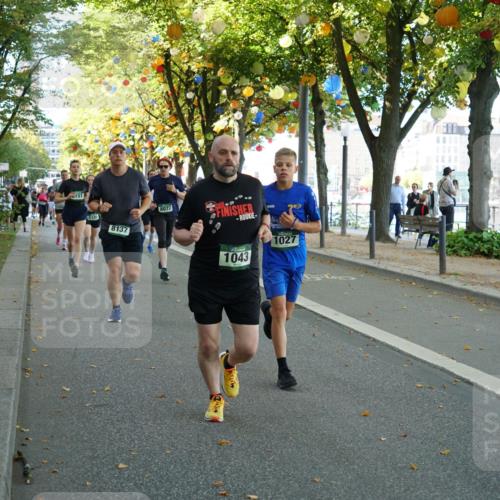07.09.2025 - BARMER Alsterlauf Yannick Fuchs http://msf.ph/oto/8831254 07.09.2025 11:31:32 Laufen 8137, 8072, 1043, 1027 meine-sportfotos.de