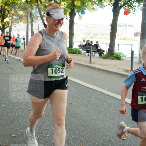 07.09.2025 - BARMER Alsterlauf Yannick Fuchs http://msf.ph/oto/8831375 07.09.2025 11:32:20 Laufen 1034, 8320, 174, 36, 1052, 36, 1053 meine-sportfotos.de