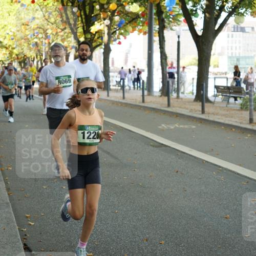 07.09.2025 - BARMER Alsterlauf Yannick Fuchs http://msf.ph/oto/8831391 07.09.2025 11:32:26 Laufen 8069, 1220 meine-sportfotos.de