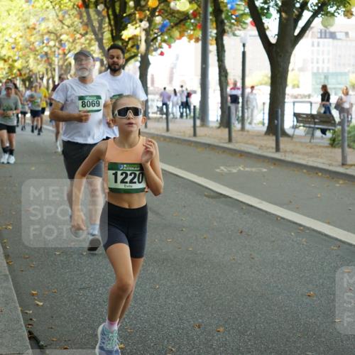 07.09.2025 - BARMER Alsterlauf Yannick Fuchs http://msf.ph/oto/8831392 07.09.2025 11:32:27 Laufen 8069, 36, 1220 meine-sportfotos.de