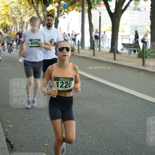 07.09.2025 - BARMER Alsterlauf Yannick Fuchs http://msf.ph/oto/8831394 07.09.2025 11:32:27 Laufen 806, 36, 1220 meine-sportfotos.de