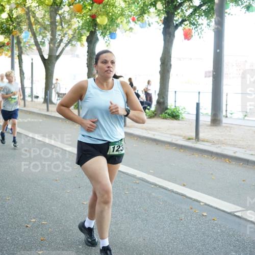 07.09.2025 - BARMER Alsterlauf Yannick Fuchs http://msf.ph/oto/8831412 07.09.2025 11:32:34 Laufen 1268, 218, 123 meine-sportfotos.de