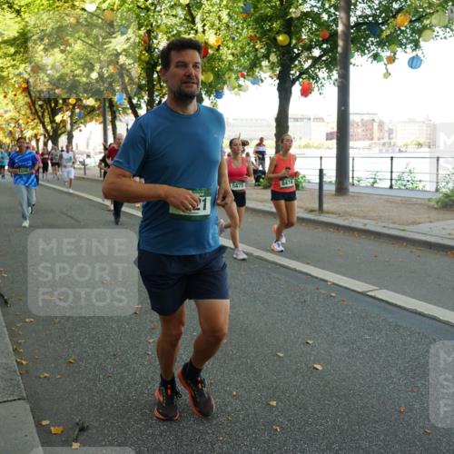 07.09.2025 - BARMER Alsterlauf Yannick Fuchs http://msf.ph/oto/8831455 07.09.2025 11:32:47 Laufen 1090, 8475, 8474 meine-sportfotos.de