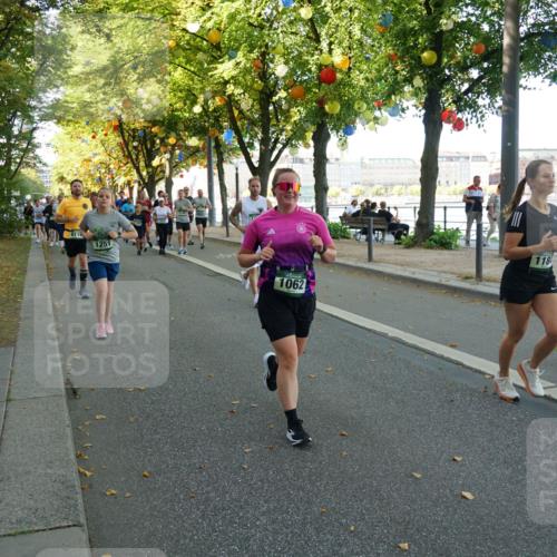07.09.2025 - BARMER Alsterlauf Yannick Fuchs http://msf.ph/oto/8831469 07.09.2025 11:32:50 Laufen 1251, 1182, 118, 1062 meine-sportfotos.de
