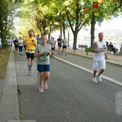 07.09.2025 - BARMER Alsterlauf Yannick Fuchs http://msf.ph/oto/8831471 07.09.2025 11:32:51 Laufen 8116, 1251 meine-sportfotos.de