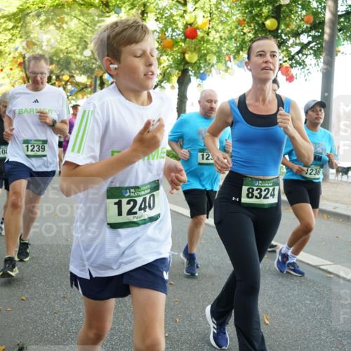 07.09.2025 - BARMER Alsterlauf Yannick Fuchs http://msf.ph/oto/8831492 07.09.2025 11:32:59 Laufen 10, 1239, 36, 1240, 123, 8324, 1236, 123 meine-sportfotos.de