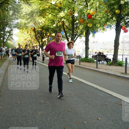 07.09.2025 - BARMER Alsterlauf Yannick Fuchs http://msf.ph/oto/8831515 07.09.2025 11:33:06 Laufen 84721, 4056, 8473, 1060, 1124 meine-sportfotos.de