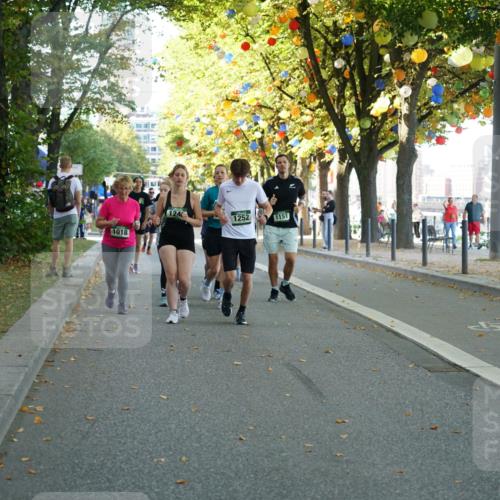 07.09.2025 - BARMER Alsterlauf Yannick Fuchs http://msf.ph/oto/8831610 07.09.2025 11:33:46 Laufen 1018, 124, 1252, 1151 meine-sportfotos.de