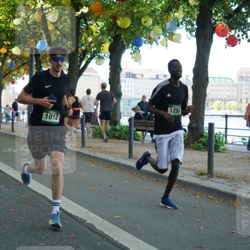 07.09.2025 - BARMER Alsterlauf Yannick Fuchs http://msf.ph/oto/8831643 07.09.2025 11:34:21 Laufen 1259, 1012 meine-sportfotos.de