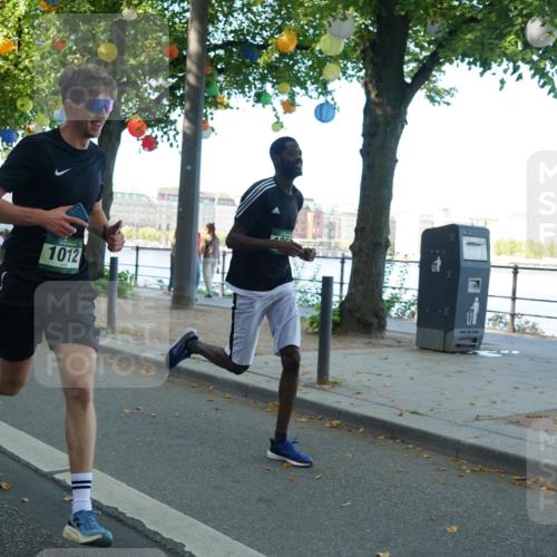 07.09.2025 - BARMER Alsterlauf Yannick Fuchs http://msf.ph/oto/8831646 07.09.2025 11:34:21 Laufen 1012 meine-sportfotos.de