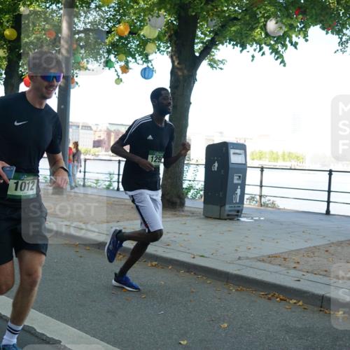 07.09.2025 - BARMER Alsterlauf Yannick Fuchs http://msf.ph/oto/8831647 07.09.2025 11:34:22 Laufen 1012, 125 meine-sportfotos.de