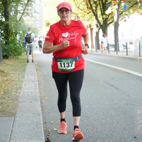 07.09.2025 - BARMER Alsterlauf Yannick Fuchs http://msf.ph/oto/8831651 07.09.2025 11:34:37 Laufen 136, 1137 meine-sportfotos.de