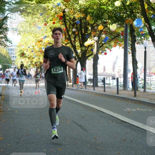 07.09.2025 - BARMER Alsterlauf Yannick Fuchs http://msf.ph/oto/8831661 07.09.2025 11:34:47 Laufen 1234 meine-sportfotos.de
