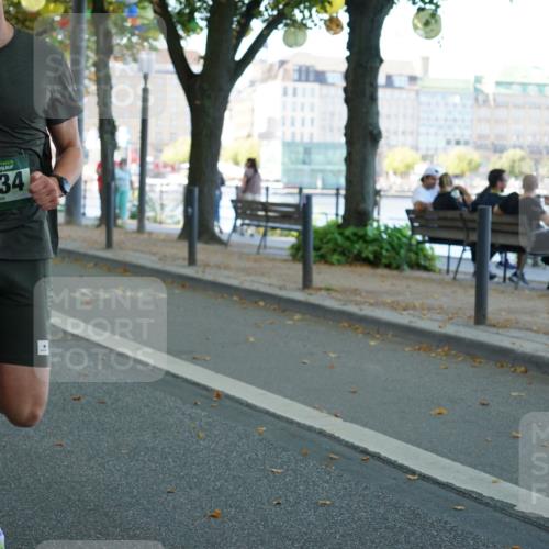07.09.2025 - BARMER Alsterlauf Yannick Fuchs http://msf.ph/oto/8831663 07.09.2025 11:34:48 Laufen 36, 1234 meine-sportfotos.de