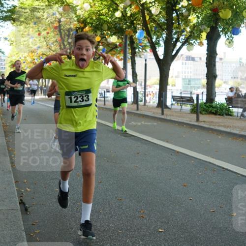 07.09.2025 - BARMER Alsterlauf Yannick Fuchs http://msf.ph/oto/8831820 07.09.2025 11:35:52 Laufen 1233 meine-sportfotos.de