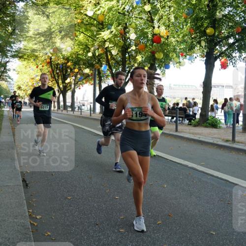07.09.2025 - BARMER Alsterlauf Yannick Fuchs http://msf.ph/oto/8831827 07.09.2025 11:35:53 Laufen 1015, 19 meine-sportfotos.de