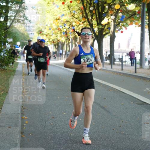 07.09.2025 - BARMER Alsterlauf Yannick Fuchs http://msf.ph/oto/8831879 07.09.2025 11:36:18 Laufen 8396, 1, 097, 1881 meine-sportfotos.de