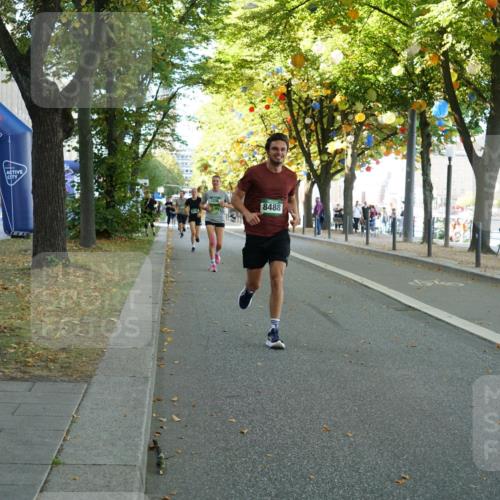 07.09.2025 - BARMER Alsterlauf Yannick Fuchs http://msf.ph/oto/8831928 07.09.2025 11:36:34 Laufen 8488 meine-sportfotos.de