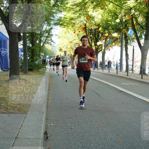 07.09.2025 - BARMER Alsterlauf Yannick Fuchs http://msf.ph/oto/8831930 07.09.2025 11:36:34 Laufen 8488 meine-sportfotos.de