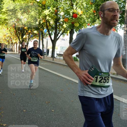07.09.2025 - BARMER Alsterlauf Yannick Fuchs http://msf.ph/oto/8831966 07.09.2025 11:36:49 Laufen 1055, 1199, 1064, 36, 1255 meine-sportfotos.de
