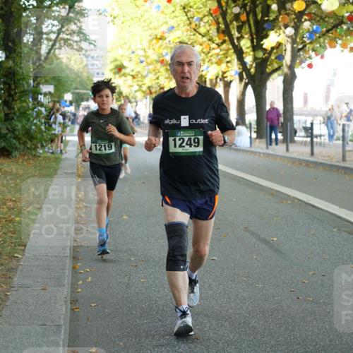 07.09.2025 - BARMER Alsterlauf Yannick Fuchs http://msf.ph/oto/8832058 07.09.2025 11:37:24 Laufen 1219, 1249 meine-sportfotos.de
