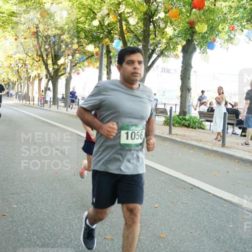 07.09.2025 - BARMER Alsterlauf Yannick Fuchs http://msf.ph/oto/8832113 07.09.2025 11:37:46 Laufen 1052, 1056 meine-sportfotos.de