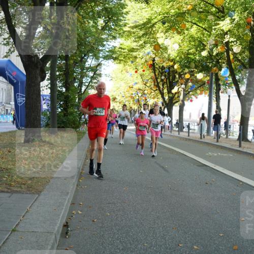 07.09.2025 - BARMER Alsterlauf Yannick Fuchs http://msf.ph/oto/8832138 07.09.2025 11:38:01 Laufen 002, 1036, 1032 meine-sportfotos.de