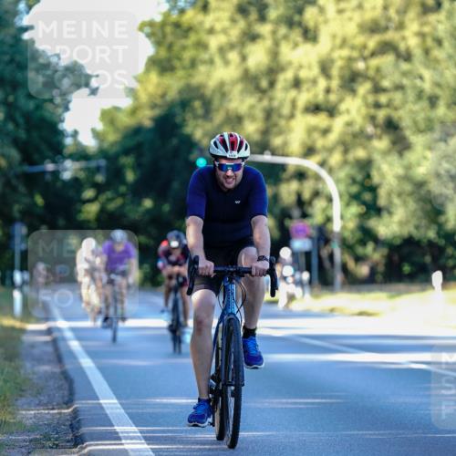 07.09.2025 - 19. Norderstedt Triathlon Michael Burmester http://msf.ph/oto/8832218 07.09.2025 16:22:29 Radfahren 883, 1418 meine-sportfotos.de