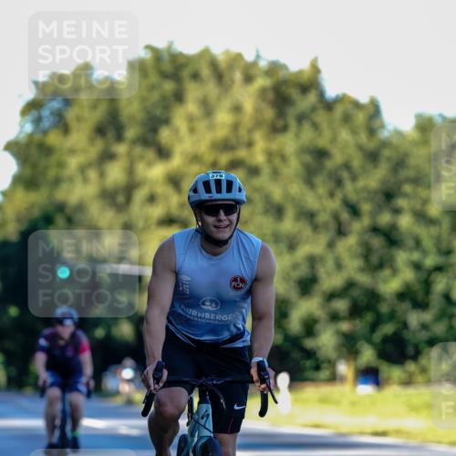 07.09.2025 - 19. Norderstedt Triathlon Michael Burmester http://msf.ph/oto/8832231 07.09.2025 16:22:37 Radfahren 378, 406, 1452, 1560 meine-sportfotos.de