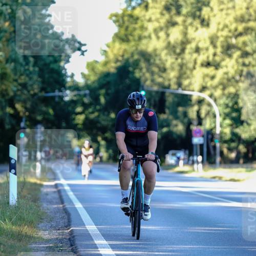 07.09.2025 - 19. Norderstedt Triathlon Michael Burmester http://msf.ph/oto/8832273 07.09.2025 16:23:50 Radfahren 381, 1419 meine-sportfotos.de