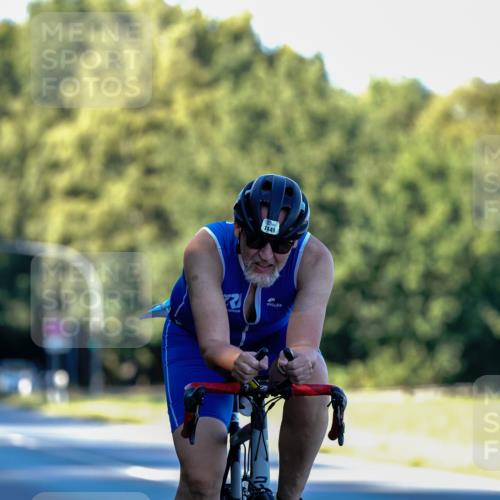 07.09.2025 - 19. Norderstedt Triathlon Michael Burmester http://msf.ph/oto/8832306 07.09.2025 16:24:56 Radfahren 1449 meine-sportfotos.de