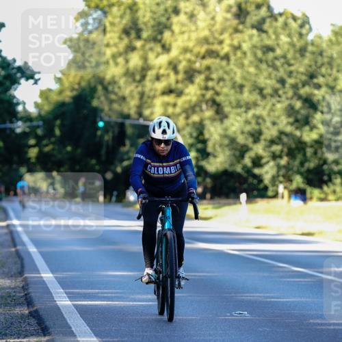 07.09.2025 - 19. Norderstedt Triathlon Michael Burmester http://msf.ph/oto/8832342 07.09.2025 16:25:47 Radfahren 954, 1423 meine-sportfotos.de