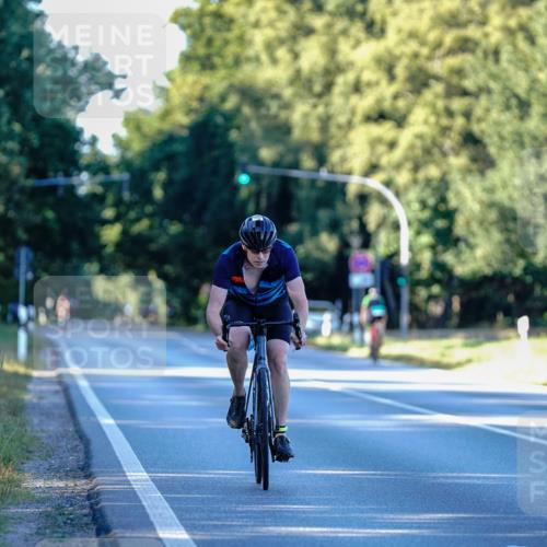 07.09.2025 - 19. Norderstedt Triathlon Michael Burmester http://msf.ph/oto/8832377 07.09.2025 16:28:59 Radfahren 1444 meine-sportfotos.de