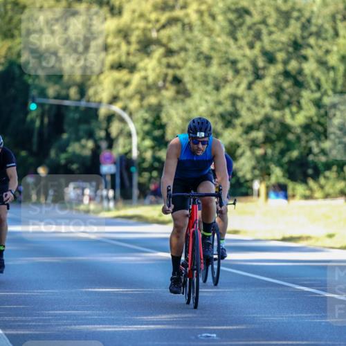 07.09.2025 - 19. Norderstedt Triathlon Michael Burmester http://msf.ph/oto/8832389 07.09.2025 16:29:54 Radfahren 864, 924 meine-sportfotos.de