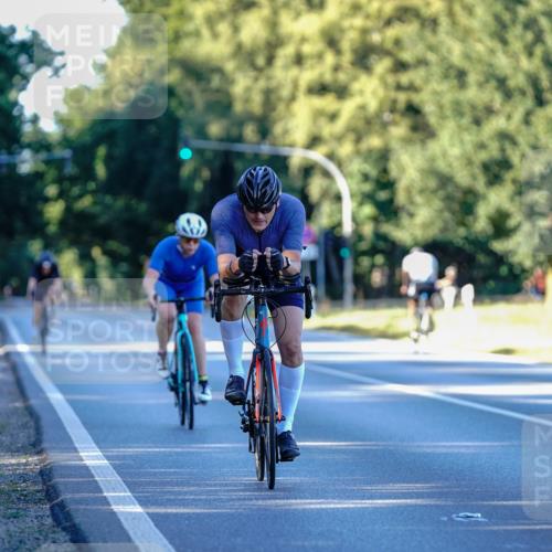 07.09.2025 - 19. Norderstedt Triathlon Michael Burmester http://msf.ph/oto/8832402 07.09.2025 16:30:21 Radfahren 371, 1454 meine-sportfotos.de